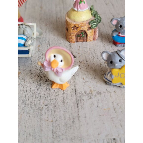 Unique animal holiday figurines Beach Xmas St Patty's variety figure set - Picture 6 of 10